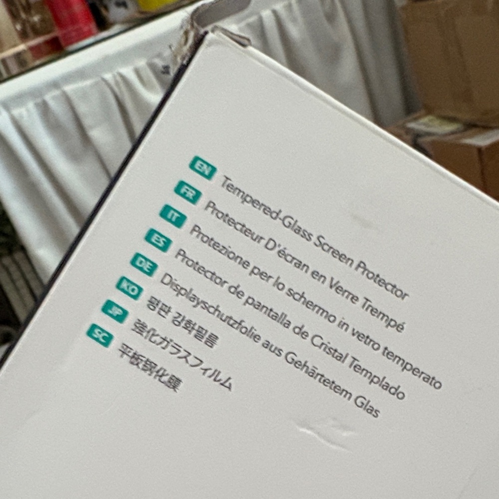 ESR Tempered Glass Screen Protector - Picture 3 of 4